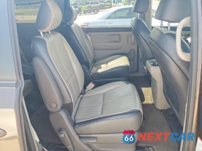 Zdjęcie 10 z 12 samochodu: 2017 KIA SEDONA LX VIN:KNDMB5C13H6238396 - miniatura