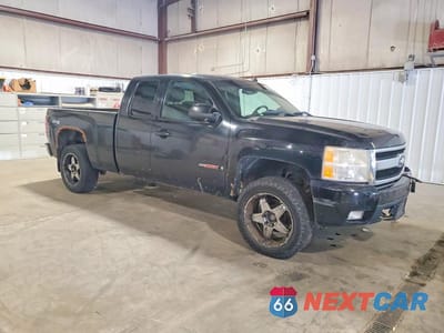 Czwarte zdjęcie samochodu z boku: 2008 CHEVROLET SILVERADO K1500 VIN:1GCEK19Y18Z116104 - miniatura