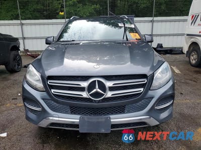 Piąte zdjęcie samochodu w środku: 2017 MERCEDES-BENZ GLE 350 4MATIC VIN:4JGDA5HB9HA843097 - miniatura