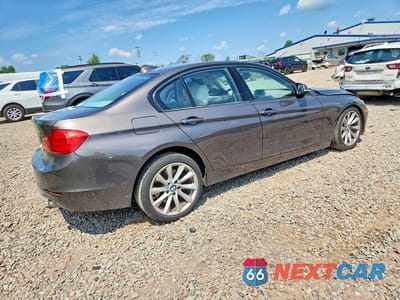 Trzecie zdjęcie samochodu z tyłu: 2013 BMW 335 XI VIN:WBA3B9C52DF140800 - miniatura