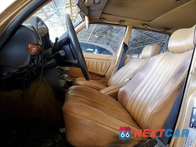 Zdjęcie 7 z 12 samochodu: 1984 MERCEDES-BENZ 300 DT VIN:WDBAB33AXEA006277 - miniatura