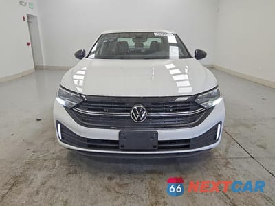 Piąte zdjęcie samochodu w środku: 2023 VOLKSWAGEN JETTA SPORT VIN:3VWBM7BU1PM023474 - miniatura