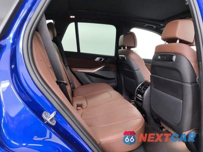Zdjęcie 11 z 13 samochodu: 2026 BMW X5 M60I VIN:5UX33EU04T9018947 - miniatura