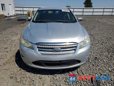 Piąte zdjęcie samochodu w środku: 2010 FORD TAURUS SEL VIN:1FAHP2HW6AG107636 - miniatura
