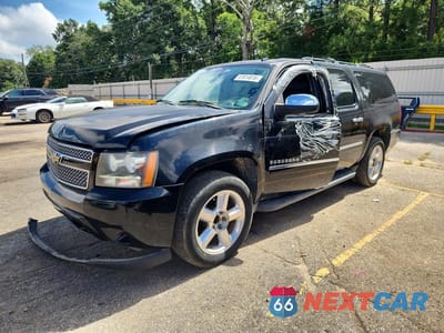 2010 CHEVROLET SUBURBAN C1500 LTZ 1GNUCKE02AR173357 - główne zdjęcie licytacji z USA - miniatura
