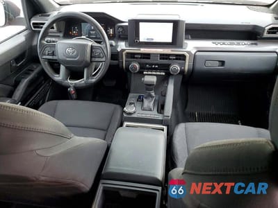 Zdjęcie 8 z 13 samochodu: 2025 TOYOTA TACOMA VIN:3TYLB5JN9ST076478 - miniatura