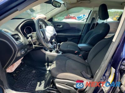 Zdjęcie 7 z 13 samochodu: 2020 JEEP COMPASS SPORT VIN:3C4NJDAB3LT118366 - miniatura