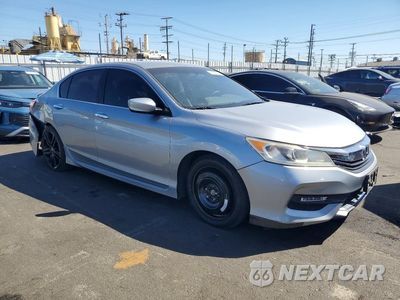 Czwarte zdjęcie samochodu z boku: 2017 HONDA ACCORD SPORT VIN:1HGCR2F58HA302712 - miniatura