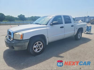 2005 DODGE DAKOTA QUAD 1D7HE28K05S193550 - główne zdjęcie licytacji z USA - miniatura