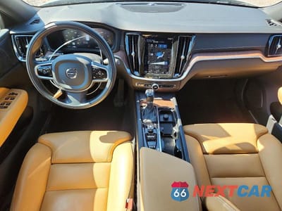Zdjęcie 8 z 13 samochodu: 2020 VOLVO V60 CROSS COUNTRY T5 MOMENTUM VIN:YV4102WK8L1031078 - miniatura
