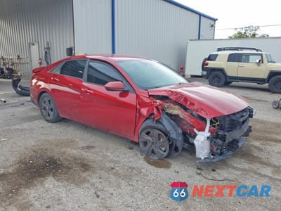Czwarte zdjęcie samochodu z boku: 2023 HYUNDAI ELANTRA SEL VIN:KMHLM4AG5PU598332 - miniatura