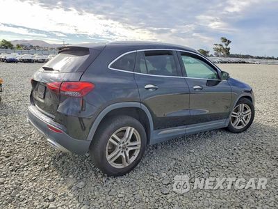Trzecie zdjęcie samochodu z tyłu: 2021 MERCEDES-BENZ GLA 250 4MATIC VIN:W1N4N4HBXMJ118999 - miniatura
