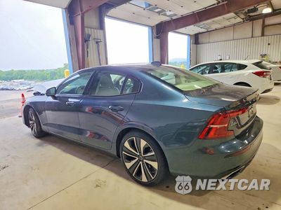 Drugie zdjęcie samochodu z przodu: 2022 VOLVO S60 B5 MOMENTUM VIN:7JRL12TZ4NG154209 - miniatura
