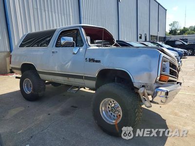 Czwarte zdjęcie samochodu z boku: 1988 DODGE RAMCHARGER AW-100 VIN:3B4GW02Y2JM841992 - miniatura