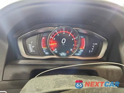Zdjęcie 9 z 12 samochodu: 2016 VOLVO XC60 T5 PREMIER VIN:YV4612RK3G2840048 - miniatura
