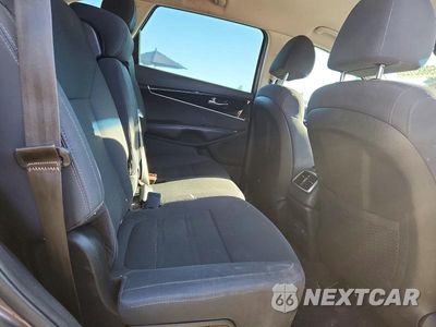 Zdjęcie 11 z 14 samochodu: 2019 KIA SORENTO LX VIN:5XYPGDA39KG505462 - miniatura