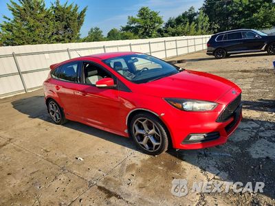 Czwarte zdjęcie samochodu z boku: 2017 FORD FOCUS ST VIN:1FADP3L94HL310063 - miniatura