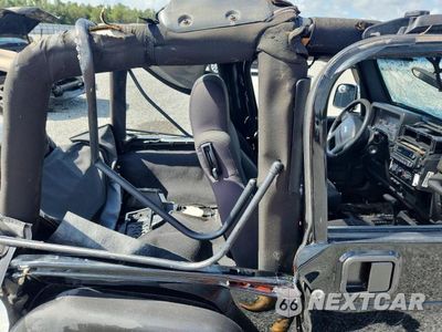 Zdjęcie 10 z 12 samochodu: 2006 JEEP WRANGLER X VIN:1J4FA39S16P786947 - miniatura