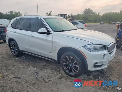 Czwarte zdjęcie samochodu z boku: 2017 BMW X5 XDRIVE35I VIN:5UXKR0C3XH0V75978 - miniatura