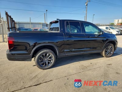 Trzecie zdjęcie samochodu z tyłu: 2025 HONDA RIDGELINE SPORT VIN:5FPYK3F18SB035024 - miniatura