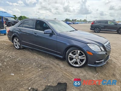 Czwarte zdjęcie samochodu z boku: 2013 MERCEDES-BENZ E 350 VIN:WDDHF5KB7DA666520 - miniatura