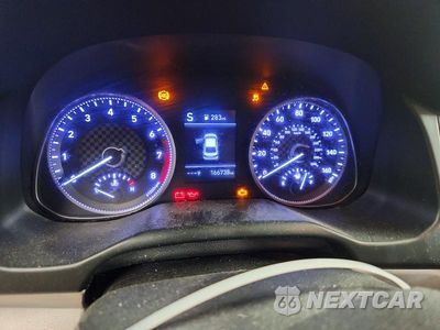 Zdjęcie 9 z 12 samochodu: 2019 HYUNDAI ELANTRA SEL VIN:5NPD84LF3KH408953 - miniatura
