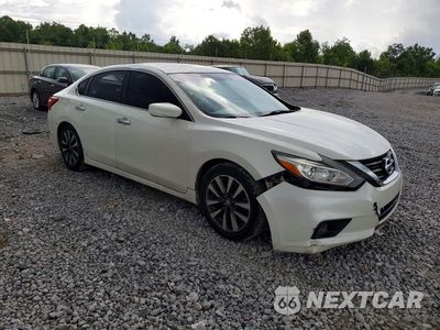 Czwarte zdjęcie samochodu z boku: 2017 NISSAN ALTIMA 2.5 SV VIN:1N4AL3AP8HC189134 - miniatura