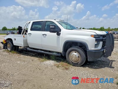 Czwarte zdjęcie samochodu z boku: 2021 CHEVROLET SILVERADO C3500 VIN:1GB4WREY3MF285352 - miniatura