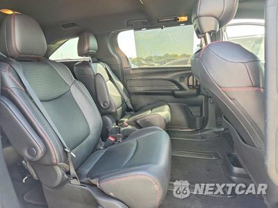 Zdjęcie 11 z 13 samochodu: 2025 TOYOTA SIENNA XSE VIN:5TDXRKEC4SS255396 - miniatura