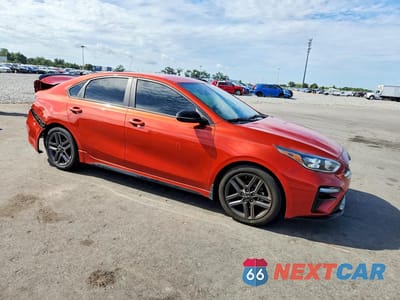 Czwarte zdjęcie samochodu z boku: 2021 KIA FORTE GT LINE VIN:3KPF34AD8ME320612 - miniatura