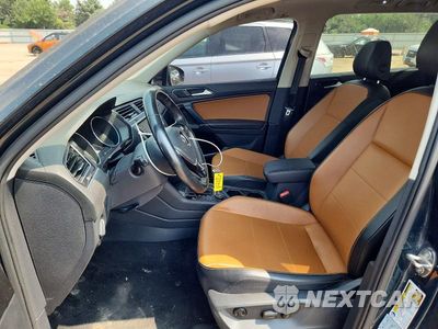 Zdjęcie 7 z 13 samochodu: 2018 VOLKSWAGEN TIGUAN SE VIN:3VV2B7AX9JM165987 - miniatura