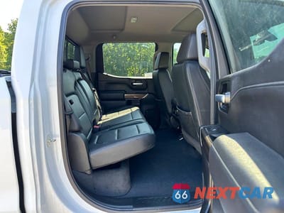 Zdjęcie 7 z 10 samochodu: 2021 CHEVROLET SILVERADO K1500 RST VIN:1GCUYEET0MZ130405 - miniatura