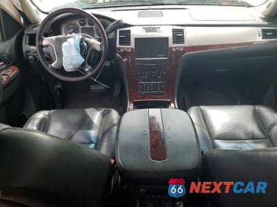 Zdjęcie 8 z 12 samochodu: 2011 CADILLAC ESCALADE EXT LUXURY VIN:3GYT4MEF6BG136325 - miniatura
