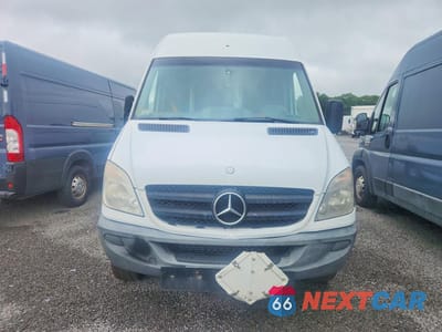 Piąte zdjęcie samochodu w środku: 2012 MERCEDES-BENZ SPRINTER 2500 DELIVERY VAN VIN:WD3PE8CB1C5699975 - miniatura