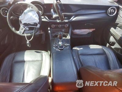Zdjęcie 8 z 14 samochodu: 2018 ALFA ROMEO STELVIO VIN:ZASFAKAN3J7B81138 - miniatura