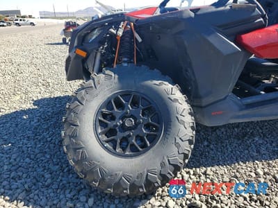 Zdjęcie 9 z 10 samochodu: 2025 CAN-AM MAVERICK X3 UTILITY VEHICLE VIN:3JBVMAY24SE000103 - miniatura