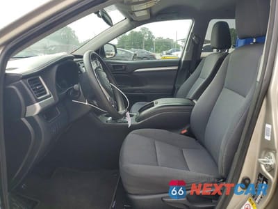 Zdjęcie 7 z 12 samochodu: 2014 TOYOTA HIGHLANDER LE VIN:5TDZARFH8ES006428 - miniatura