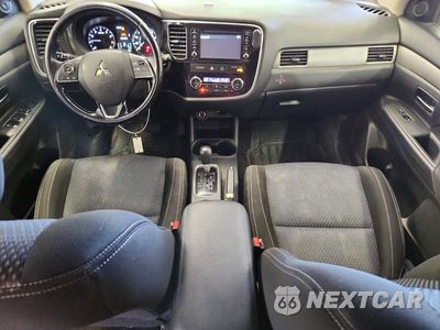 Zdjęcie 8 z 13 samochodu: 2016 MITSUBISHI OUTLANDER SE VIN:JA4AZ3A30GZ064219 - miniatura