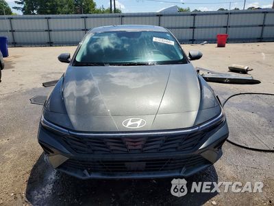 Piąte zdjęcie samochodu w środku: 2024 HYUNDAI ELANTRA SEL VIN:KMHLS4DG7RU668918 - miniatura