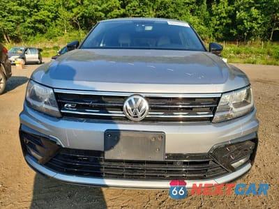 Piąte zdjęcie samochodu w środku: 2020 VOLKSWAGEN TIGUAN SE VIN:3VV2B7AX6LM120458 - miniatura