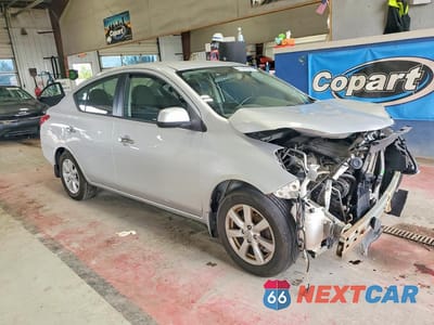 Czwarte zdjęcie samochodu z boku: 2012 NISSAN VERSA 1.6 S VIN:3N1CN7AP0CL891856 - miniatura