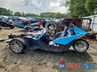 Trzecie zdjęcie samochodu z tyłu: 2022 POLARIS SLINGSHOT SL VIN:57XAAPHD9N8151498 - miniatura