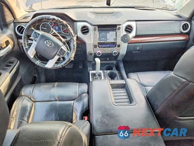 Zdjęcie 8 z 12 samochodu: 2017 TOYOTA TUNDRA CREWMAX LIMITED VIN:5TFHW5F19HX655503 - miniatura