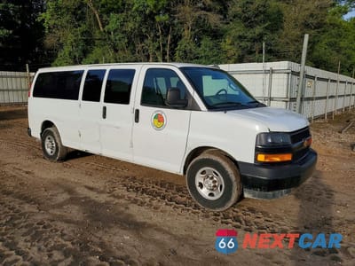 Czwarte zdjęcie samochodu z boku: 2019 CHEVROLET EXPRESS G3500 LS VIN:1GAZGNFP9K1363570 - miniatura