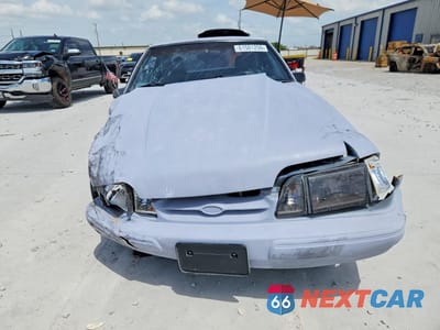 Piąte zdjęcie samochodu w środku: 1989 FORD MUSTANG LX VIN:1FABP41E4KF241023 - miniatura