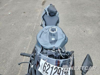 Piąte zdjęcie samochodu w środku: 2025 KAWASAKI ZX636 K VIN:JKBZXJK15SA008757 - miniatura