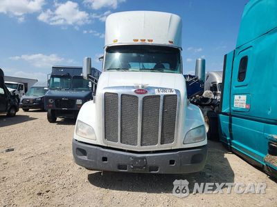 Piąte zdjęcie samochodu w środku: 2020 PETERBILT 579 SEMI TRUCK VIN:1XPBDP9X7LD718596 - miniatura