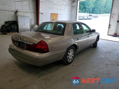 Trzecie zdjęcie samochodu z tyłu: 2004 MERCURY GRAND MARQUIS LS VIN:2MEFM75W04X617067 - miniatura