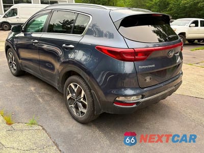 Trzecie zdjęcie samochodu z tyłu: 2020 KIA SPORTAGE EX VIN:KNDPNCAC4L7688249 - miniatura