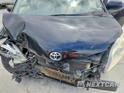 Zdjęcie 12 z 13 samochodu: 2011 TOYOTA SIENNA LIMITED 7-PASSENGER VIN:5TDYK3DC2BS119591 - miniatura